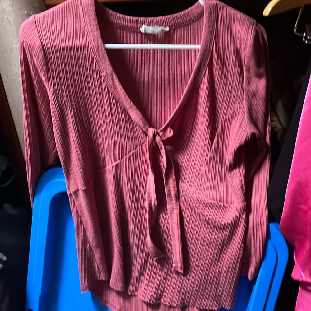 Cute shirt - Picture 1 of 3